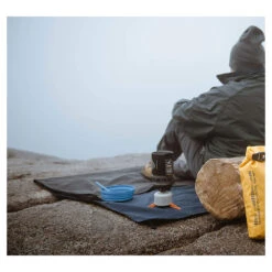 Alps Mountaineering Dayventure Waterproof Blanket 10 Alps Mountaineering Dayventure Waterproof Blanket -Alps Dayventure Lifestyle 2 1