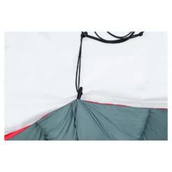 Alps Mountaineering Pinnacle Quilt +35º -Alps pinnacle quilt bungee closeup